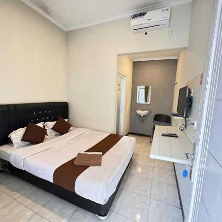 Fakhira Residence Hotel Cianjur Exterior photo
