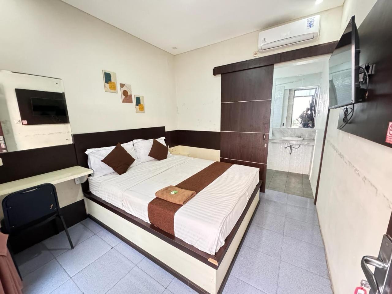 Fakhira Residence Hotel Cianjur Exterior photo