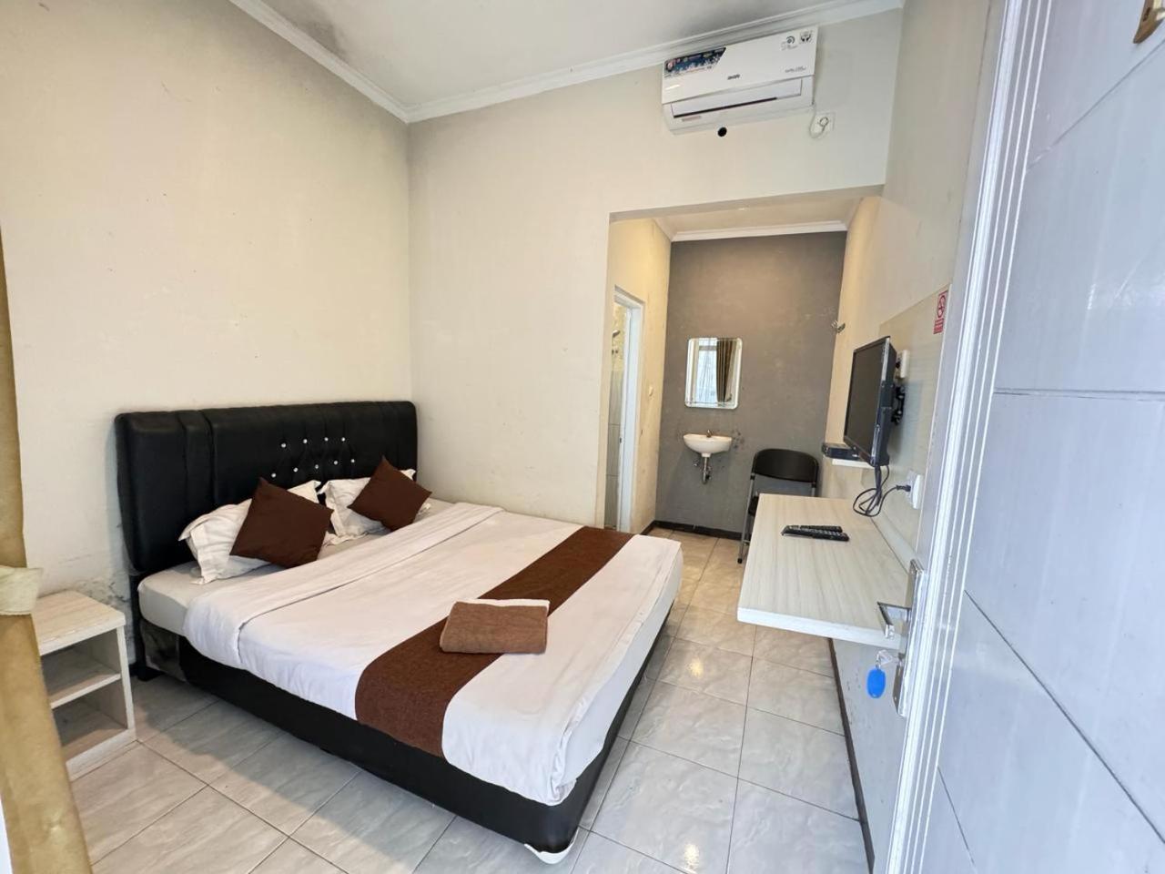 Fakhira Residence Hotel Cianjur Exterior photo